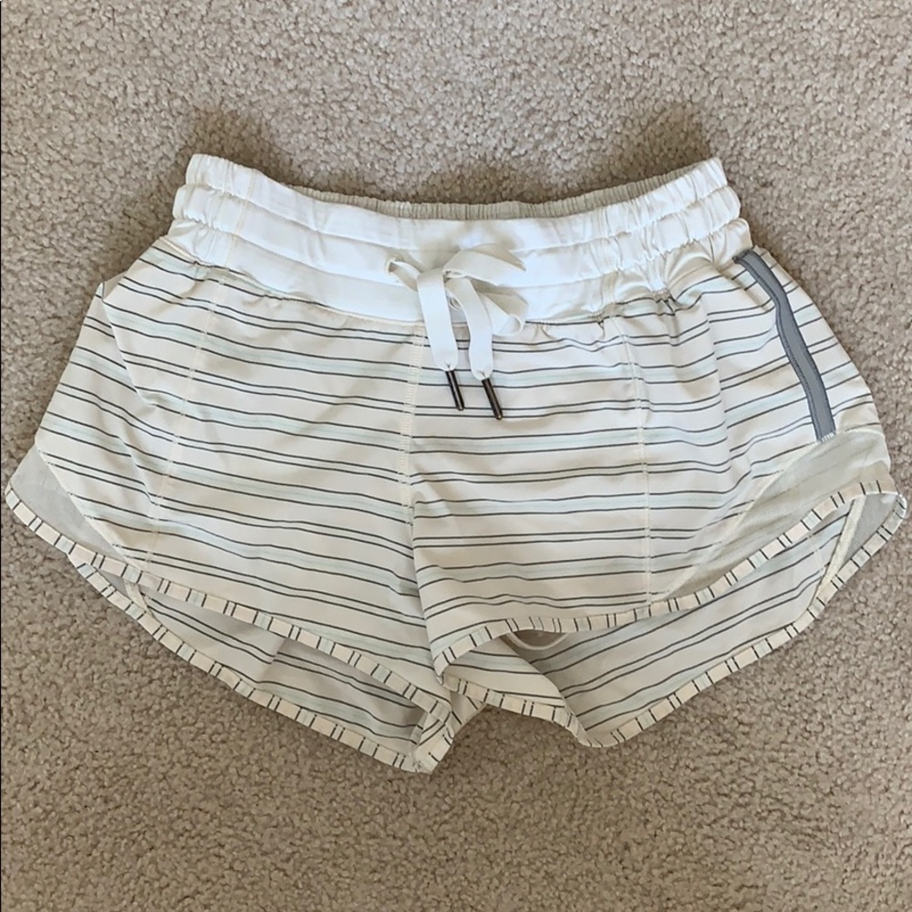 Lululemon cream with grey/blue stripes hotty hot